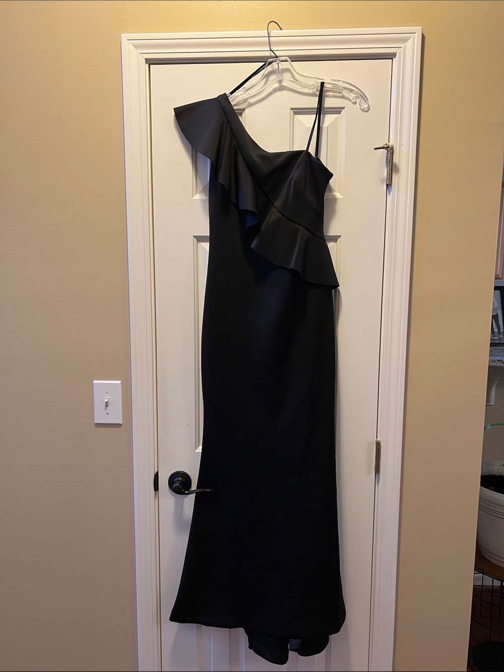 Jessica Howard Black One-Shoulder Ruffle Evening Dress